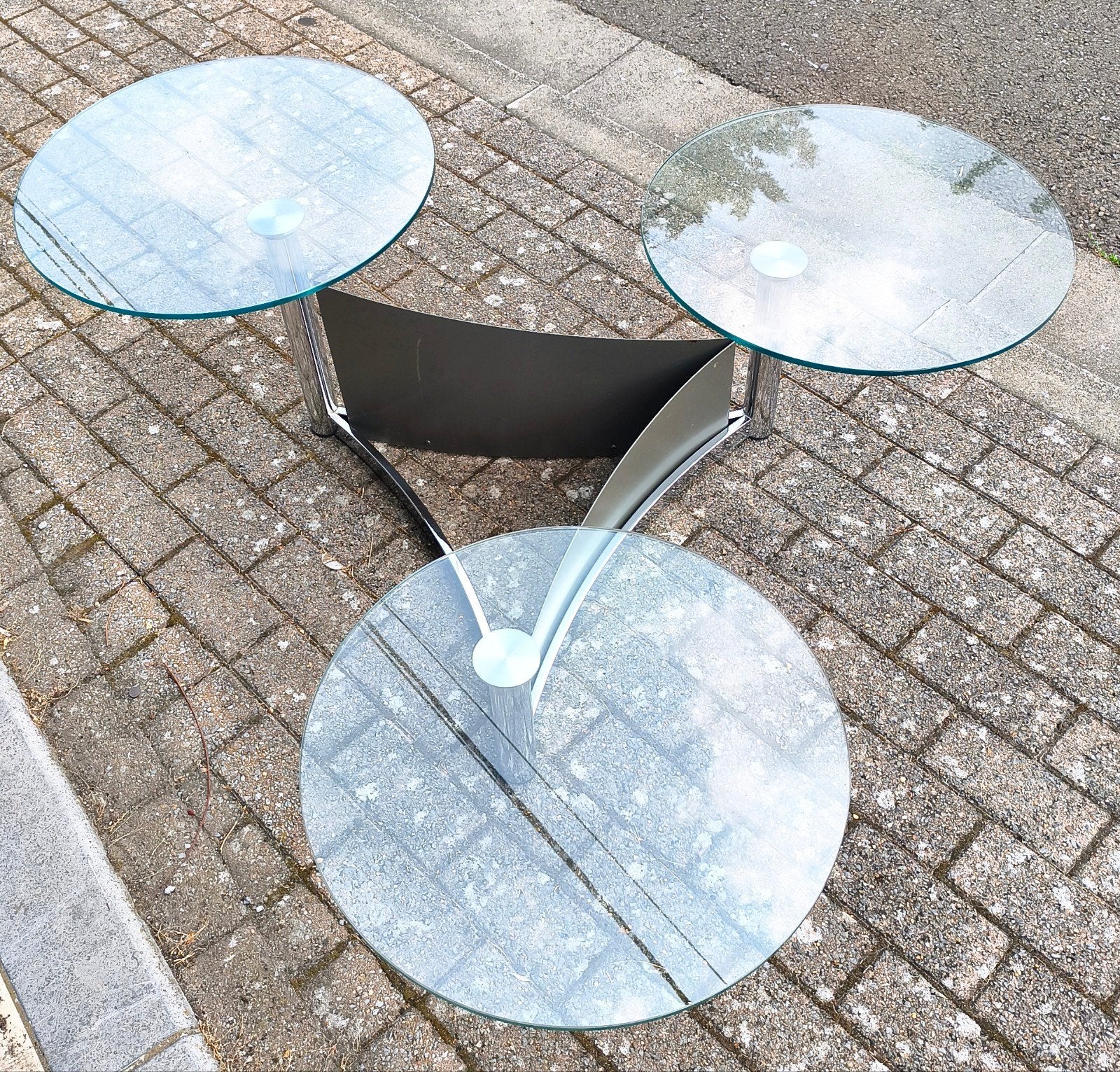 Table basse design avec 3 plateaux en verre pivotants, Enlèvement, Utilisé, Verre, 5 – 50