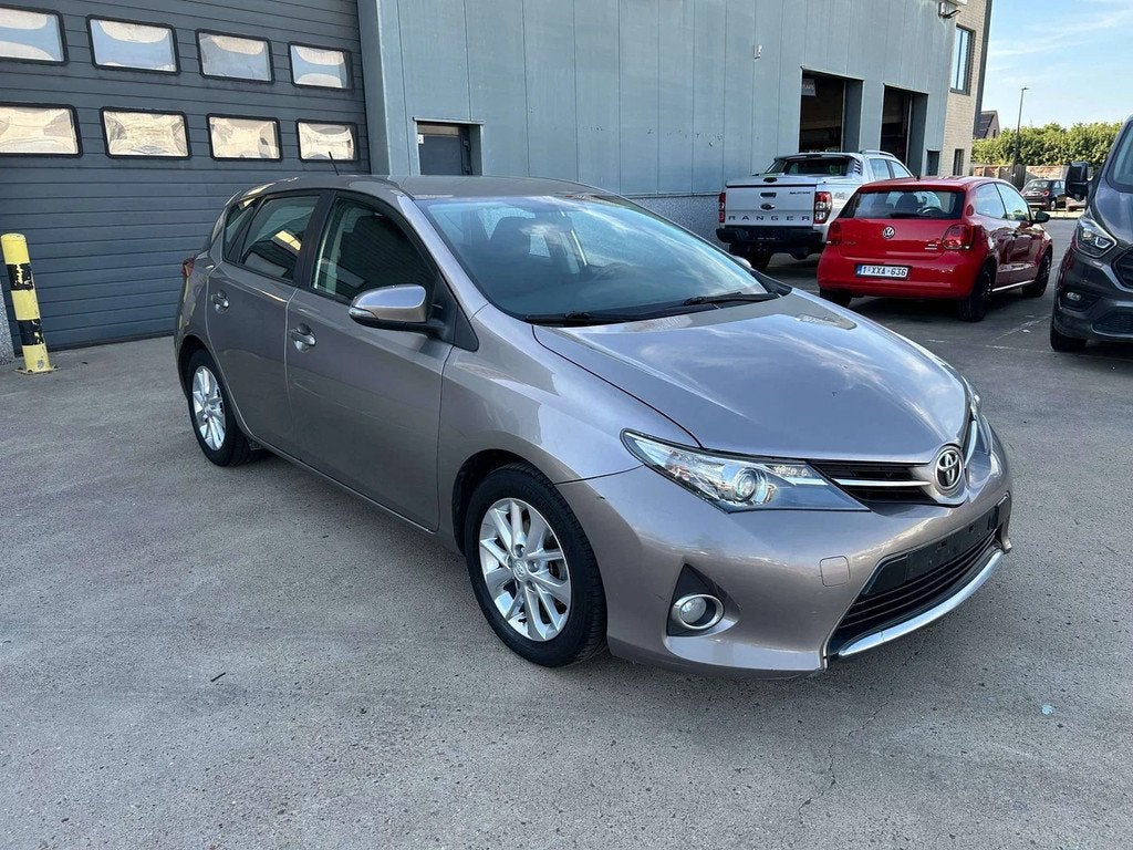 Toyota Auris Auris 1.4 D-4D Dynamic wagen word gekeurd voor, Auto's, Euro 5, LED verlichting, Gebruikt, 4 cilinders