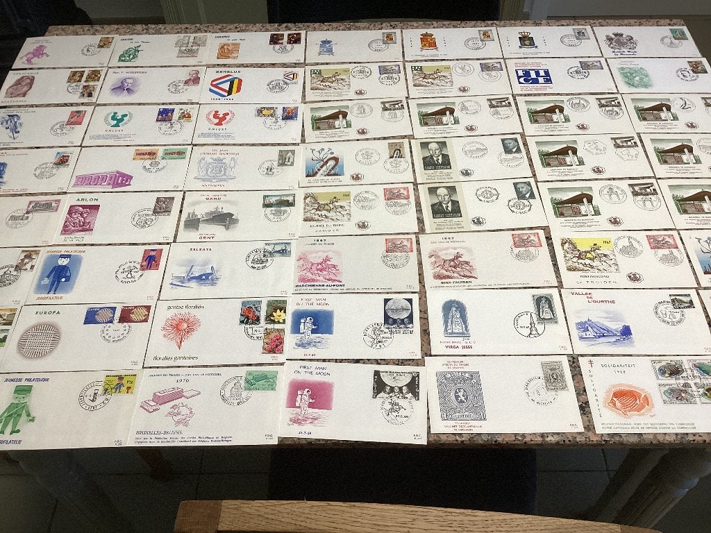 Lot de 56 FDC années 67-70, Collections, Enlèvement ou Envoi, 1960 à 1980, Affranchie