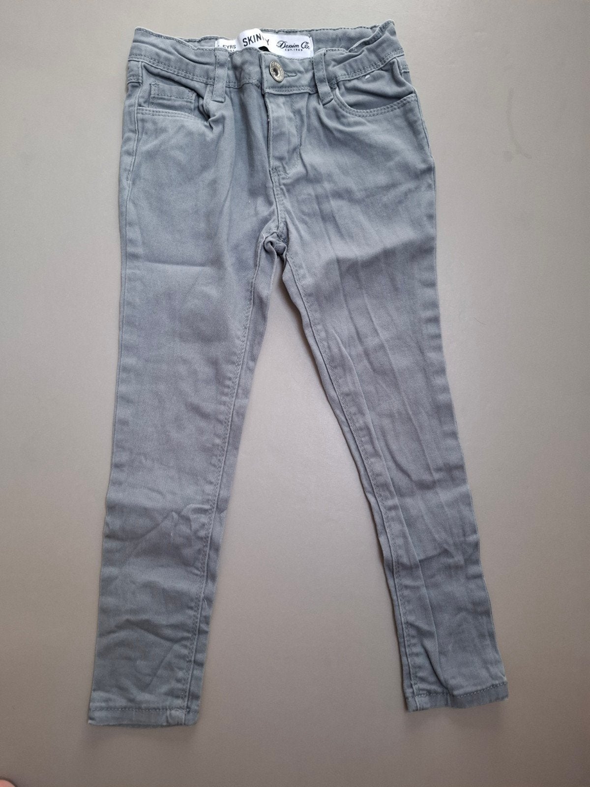 Gratis grijze skinny broek 4j, Enfants & Bébés, Enlèvement, Pantalon