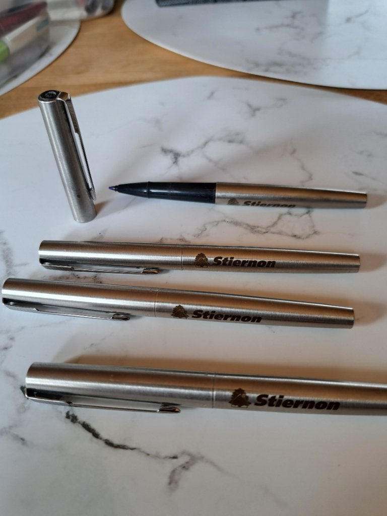5 stylos à bille Parker Jotter. Ecrivent bien, Collections, Enlèvement ou Envoi, Comme neuf, Parker
