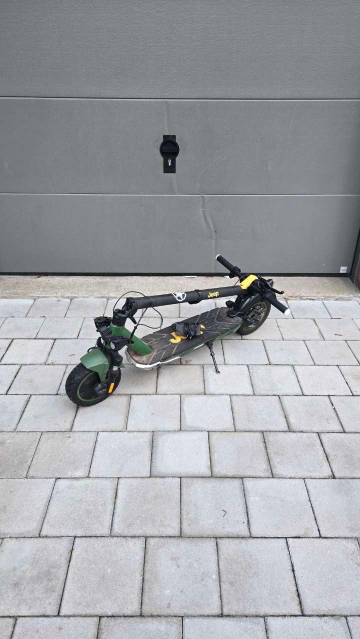 Jeep 2XE Adventurer *inclu Lader, Fietsen en Brommers, Ophalen, Zo goed als nieuw, Elektrische step (E-scooter)