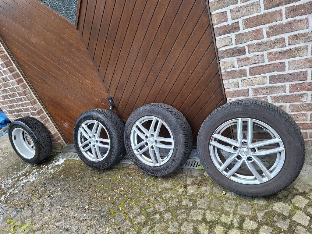 4 roues hiver complètes 215/60 R17 – Qashqai / Kadjar / SUV, Autos : Pièces & Accessoires, Pneus & Jantes, Enlèvement, Utilisé