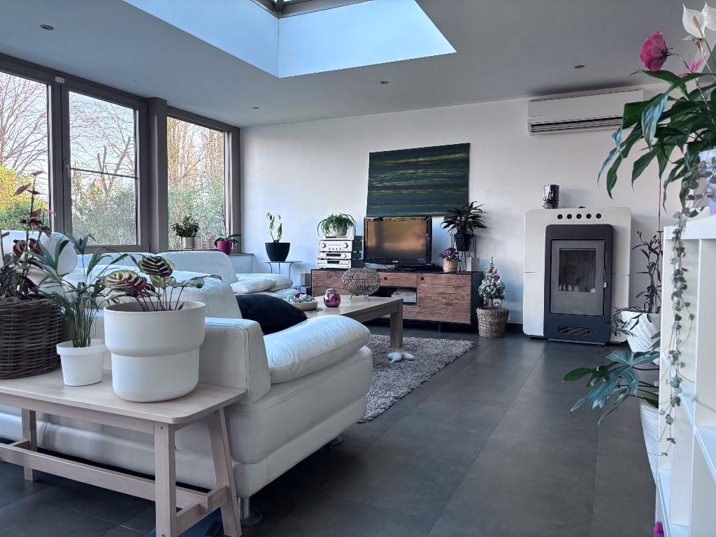 Vrijstaande vier gevel in een rustige buurt, Provincie Henegouwen, 180 m², 1000 tot 1500 m², Vrijstaande woning