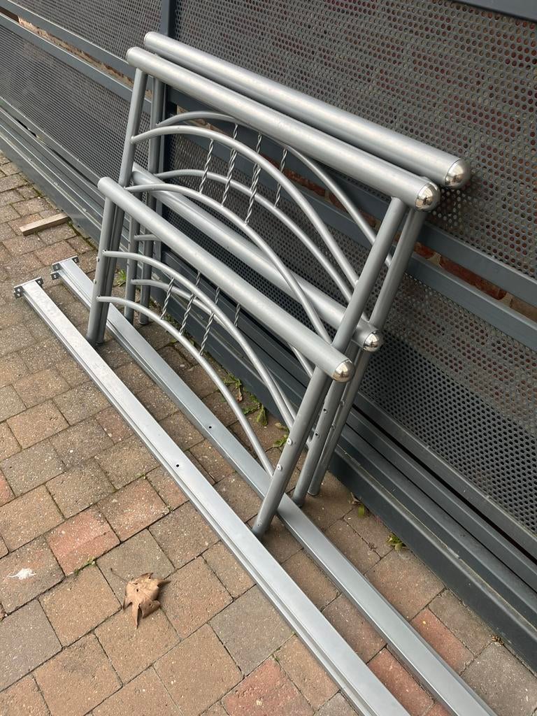 Bed, Enlèvement, Utilisé