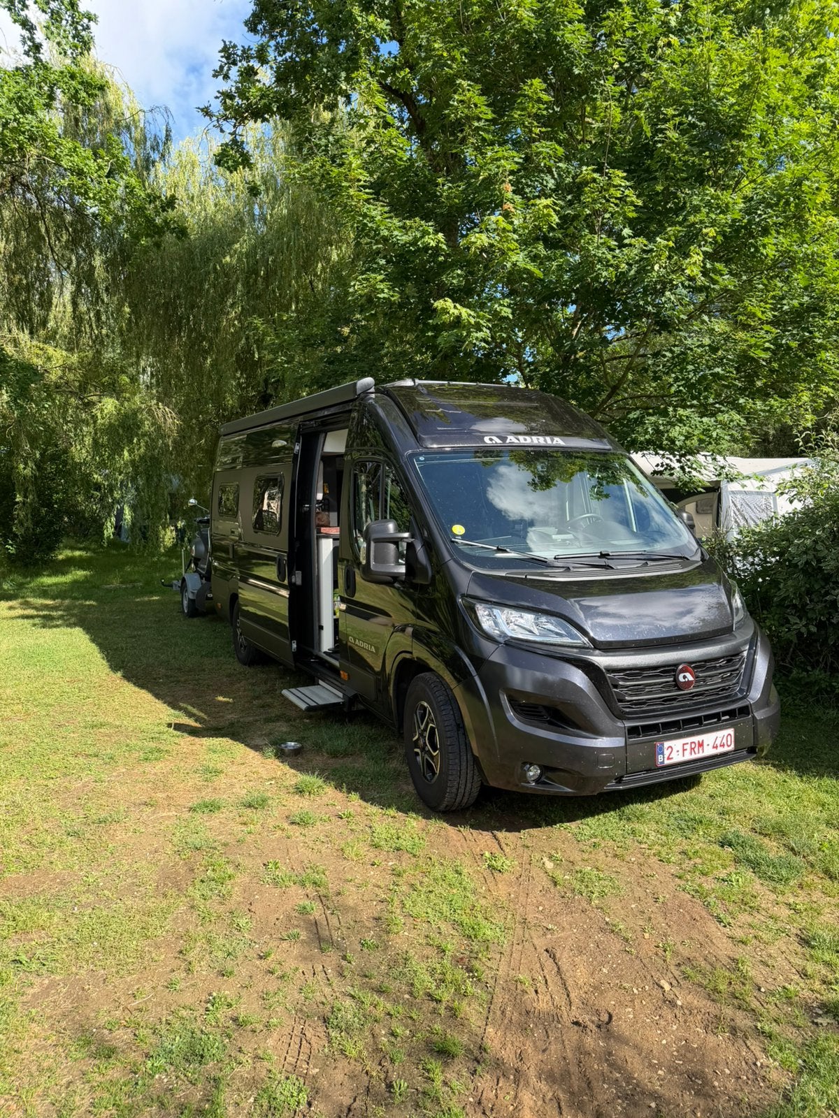 Adria Twin 640 SGX Supreme, 6 à 7 mètres, Fiat, Marchepied électrique, Serrures de sécurité