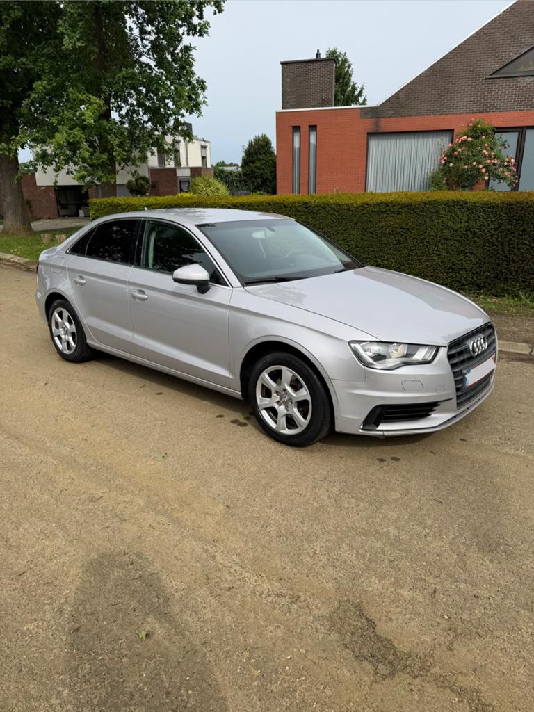Audi A3 Sedan 1.6 TDi S tronic Automaat, Auto's, Audi, Bedrijf, A3, Bluetooth, Diesel, Berline, Automaat, Onderhoudsboekje, Ophalen