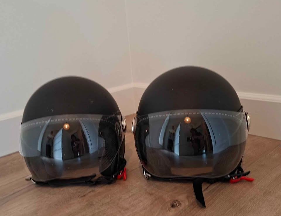 2 Helmen, Fietsen en Brommers, Ophalen, Zo goed als nieuw, Medium
