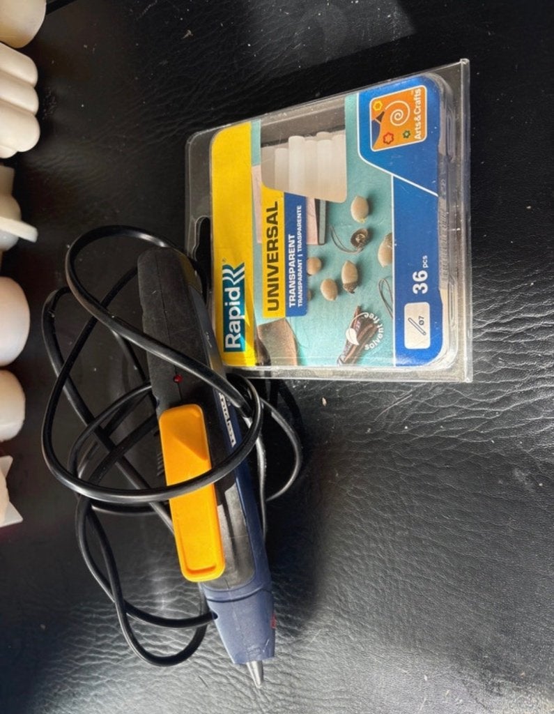 Pistolet à colle + recharge, Plastique, Enlèvement ou Envoi, Bleu, Matériel de bricolage