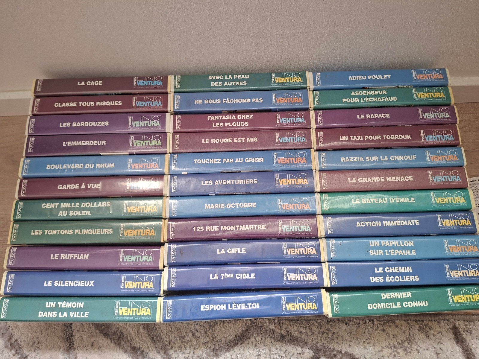 Lot van 33 VHS-videobanden Lino Ventura - Atlas Collectie, Ophalen, Gebruikt, VHS-speler of -recorder