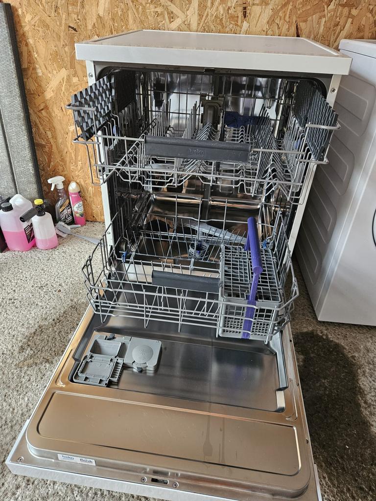 Dishwasher afwasmachine werkt als nieuw, Elektronische apparatuur, Vaatwasmachines, Ophalen of Verzenden, Zo goed als nieuw, Inbouw