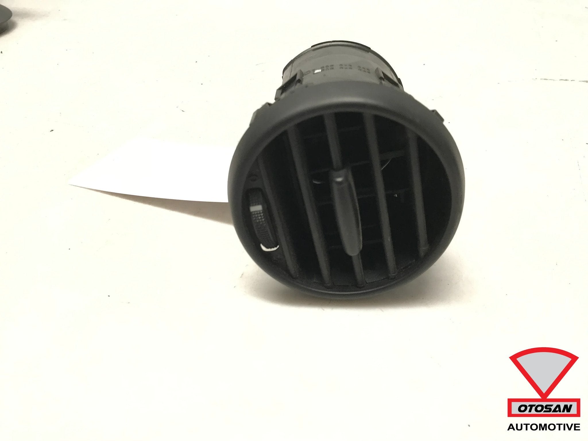 Grille d'a ration avant Seat Altea 5P 5P0819203, Autovia A-2, Km 585 585
08760  Martorell, ES, SEAT S.A., Utilisé, Customercare@seat.es