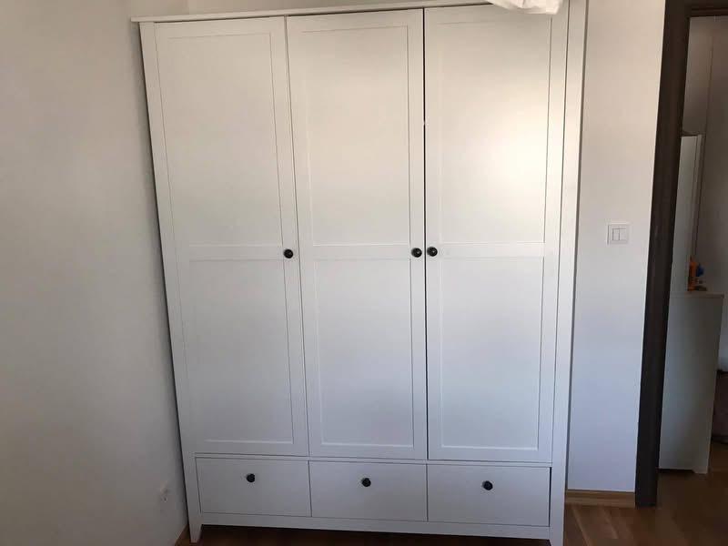 Grote JYSK NORDBY kleerkast met 3 deuren en 3 lades, Huis en Inrichting, Ophalen, Zo goed als nieuw