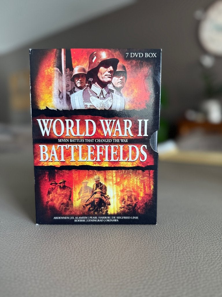 DVD box World War II ( 7 DVD’s ), Enlèvement, Utilisé, Guerre ou Policier