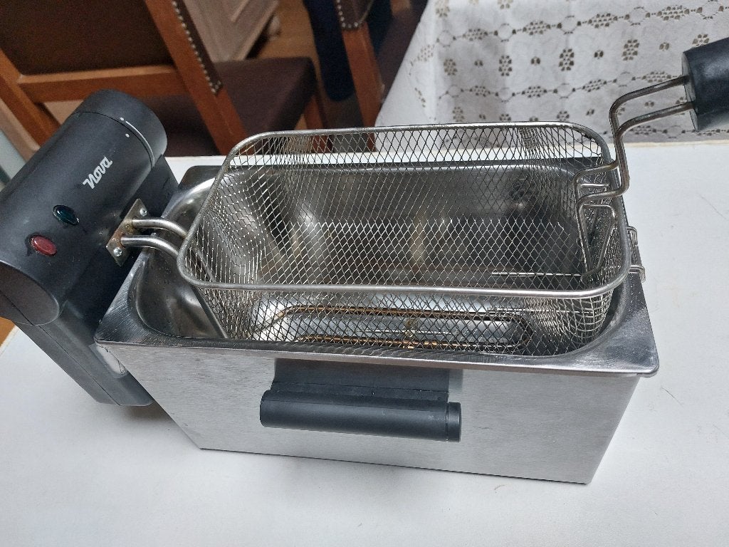Friteuse, 2 à 3 litres, Enlèvement, Comme neuf, Pan intérieur amovible