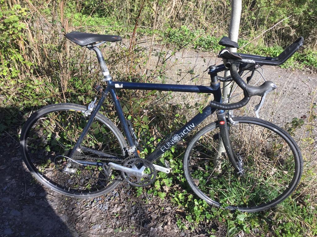 velo de triathlon en aluminium taille 59, Vélos & Vélomoteurs, Vélos | Vélos de course, Aluminium, Enlèvement