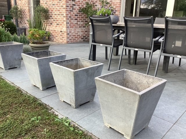 Prachtige bloempot (3 stuks) in blauwe hardsteen als nieuw !, Tuin en Terras, Ophalen, Overige materialen, Vierkant, Zo goed als nieuw