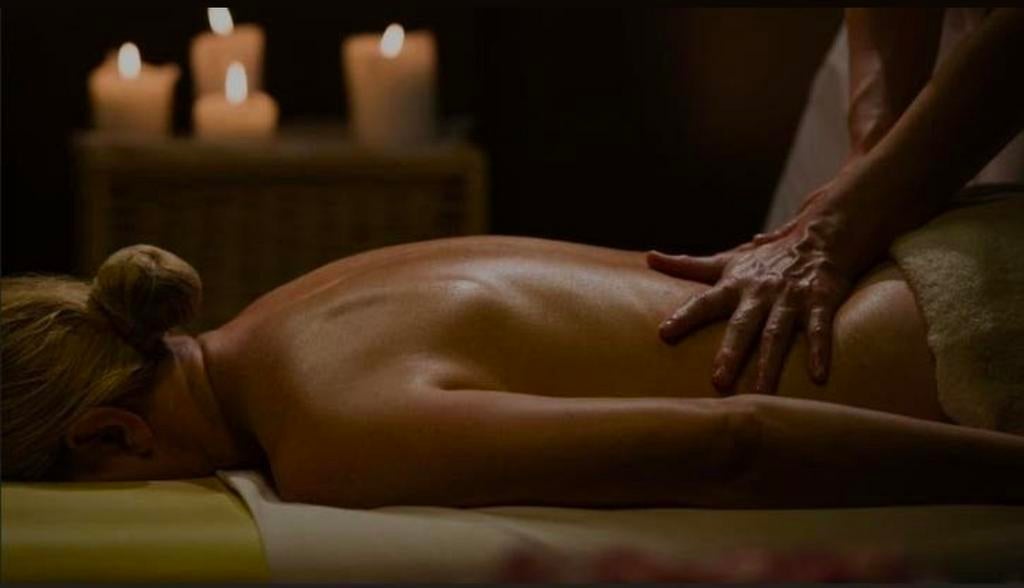 Massage pour femme uniquement, Contacten en Berichten