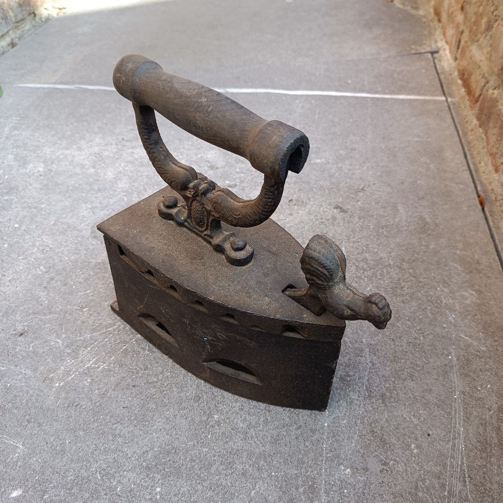 Ancien fer à repasser au charbon de bois, fin XIXe siècle, Antiquités & Art, Enlèvement ou Envoi