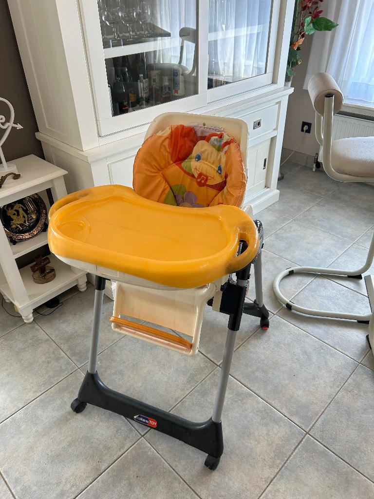 Chaise pour enfant Chicco avec plateau amovible, Enlèvement ou Envoi, Utilisé, Chaise pliante, Ceinture(s)