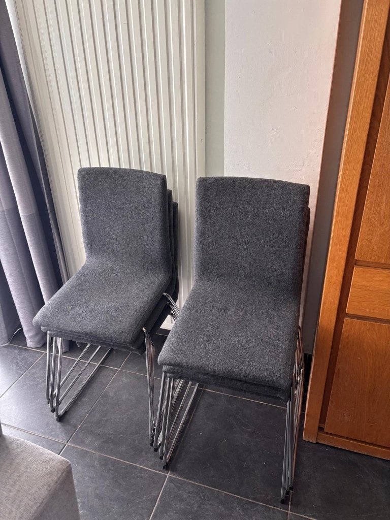 6 modèles gris, très bon état, non vendus séparément, Maison & Meubles, Chaises, Tissus, Gris, Enlèvement, Cinq, Six Chaises ou plus