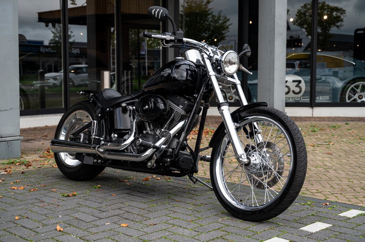 Harley-Davidson FXSTC Softail Custom (bj 2006), Auto's, Gebruikt, Zwart, 64 pk, Bedrijf