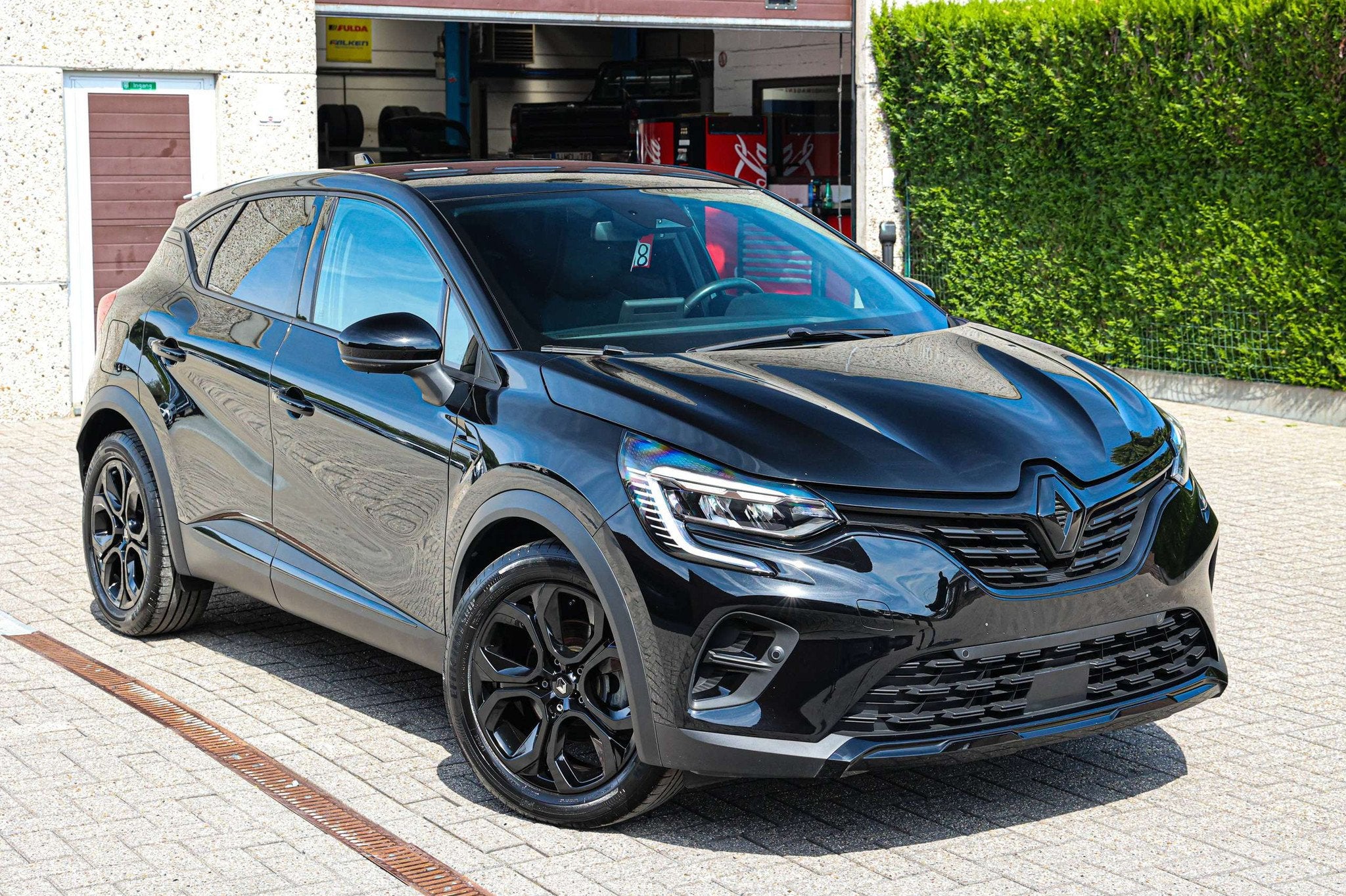 Renault Captur BENZINE-HYBRIDE*AUTOMAAT*BLACK-EDITION*STUURW, Autos, Euro 6, Entreprise, 1436 kg, Noir