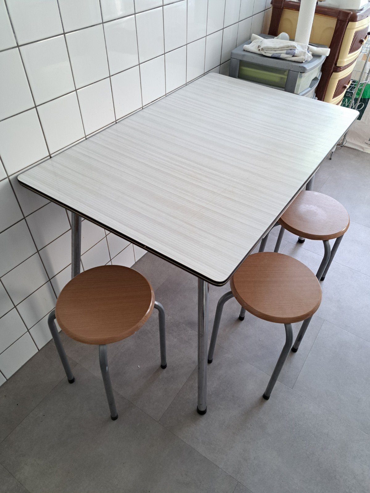 Table de cuisine (Bien lire l’annonce)