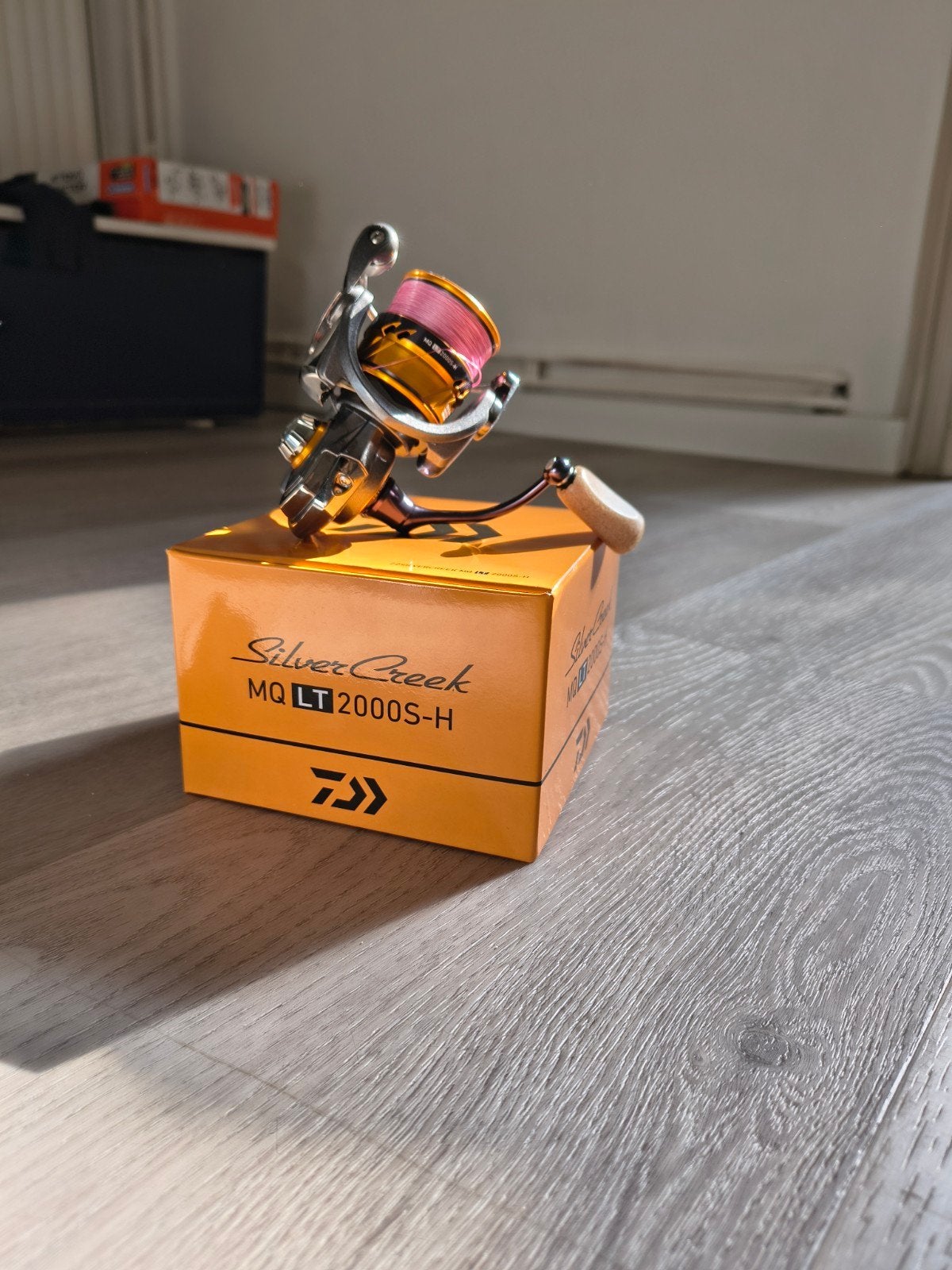 Daiwa molen Silver Creek MQ LT2000S-H, Watersport en Boten, Hengelsport | Roofvissen, Ophalen, Nieuw, Molen