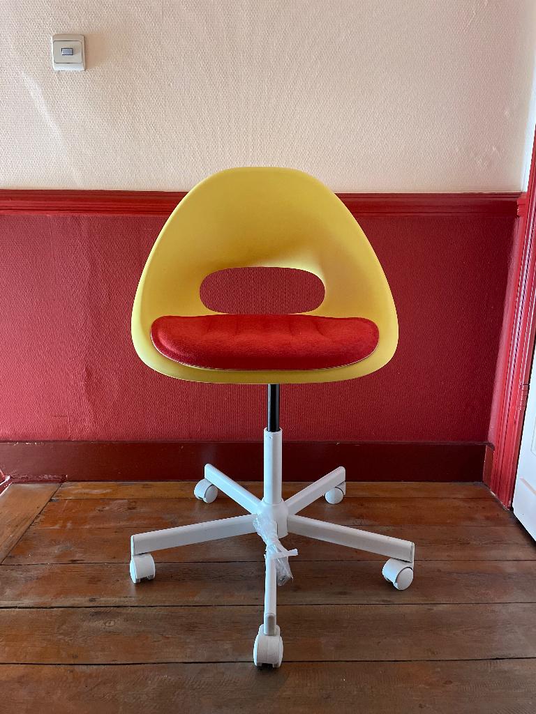 LOBERGET/MALSKÄR chair yellow/red, Ophalen, Zo goed als nieuw, Geel, Bureaustoel