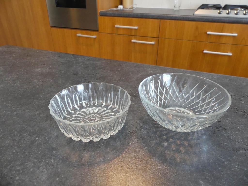 2 glazen dessertkommetjes, Huis en Inrichting, Ophalen of Verzenden, Gebruikt, Glas, Kom(men)