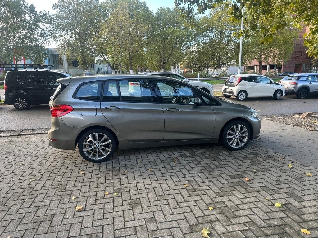 bmw 220 i Grand Tourer 7 zitplaatsen, Auto's, Automaat, 4 cilinders, 7 zetels, Zilver of Grijs