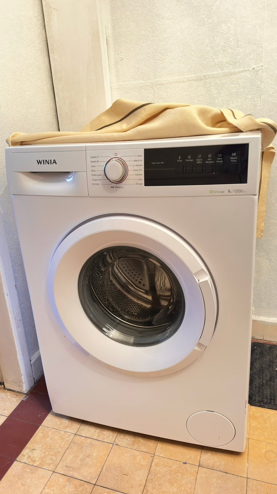 La machine à laver est pratiquement neuve., Enlèvement, Comme neuf