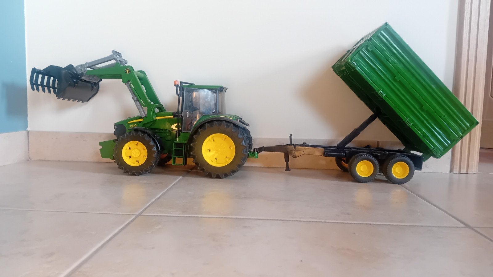 Bruder tracor John Deere met schop en kar, Kinderen en Baby's, Ophalen, Gebruikt