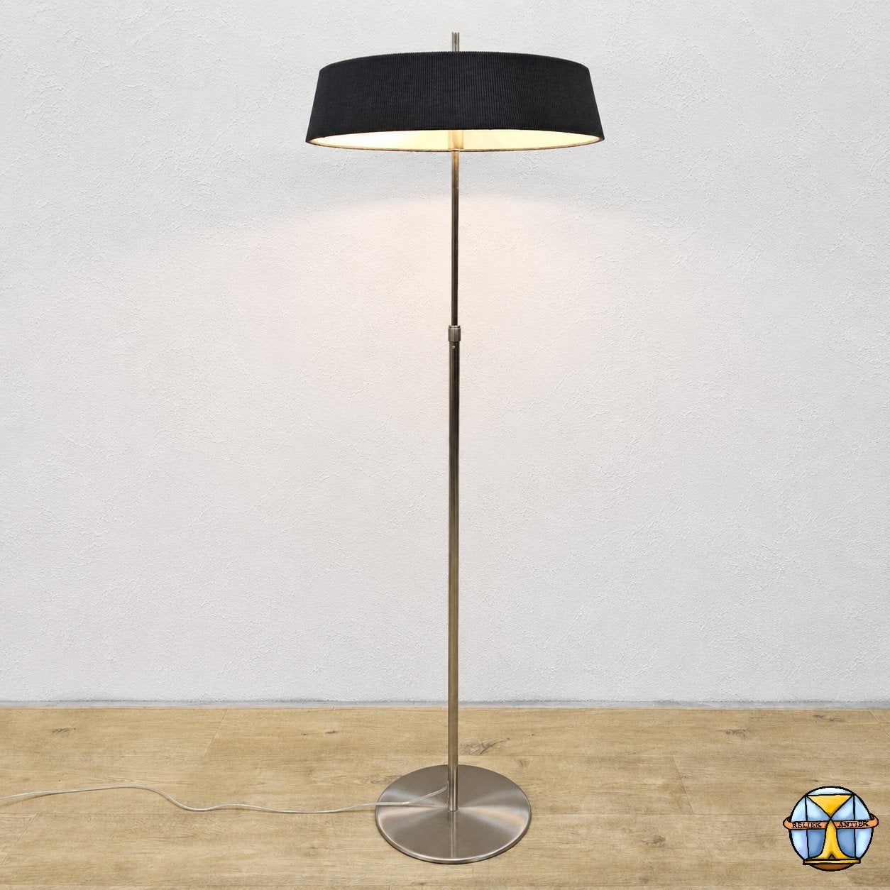 Van De Heg design vloerlamp chroom / geribte zwarte kap, Ophalen of Verzenden