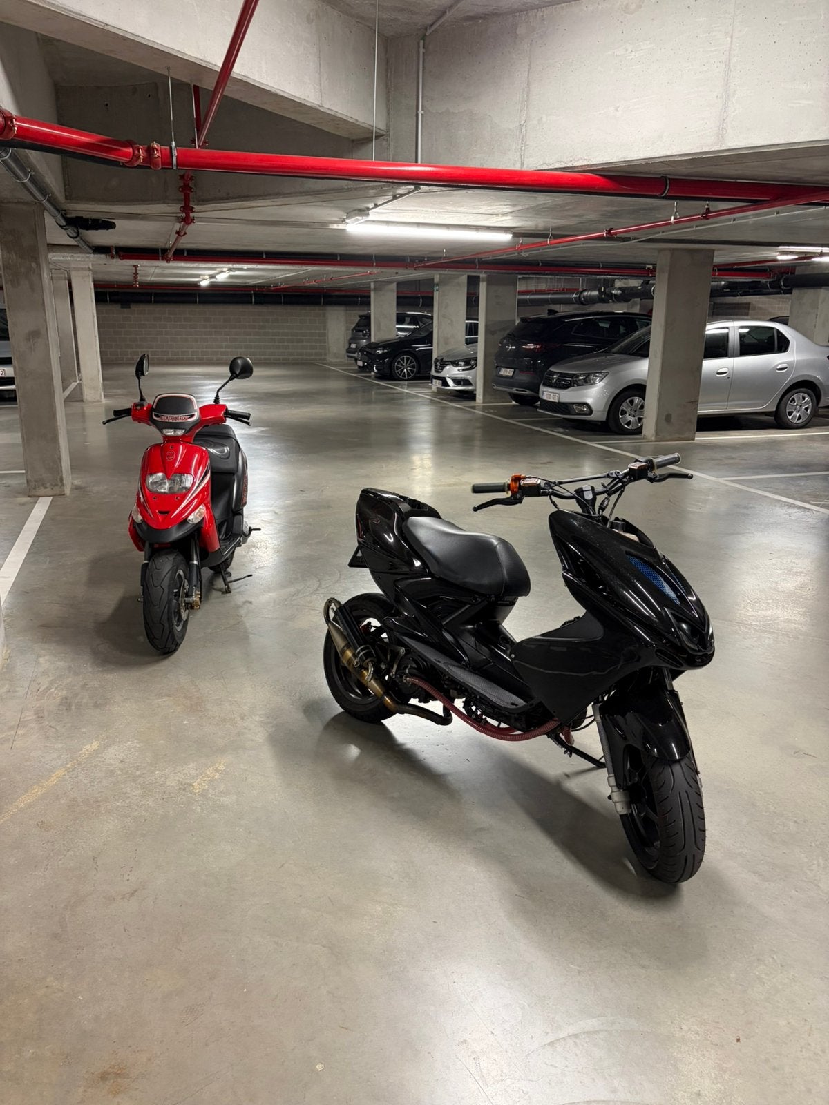 Yamaha Aerox 50cc Stage6 LC – €2500, Fietsen en Brommers, Ophalen
