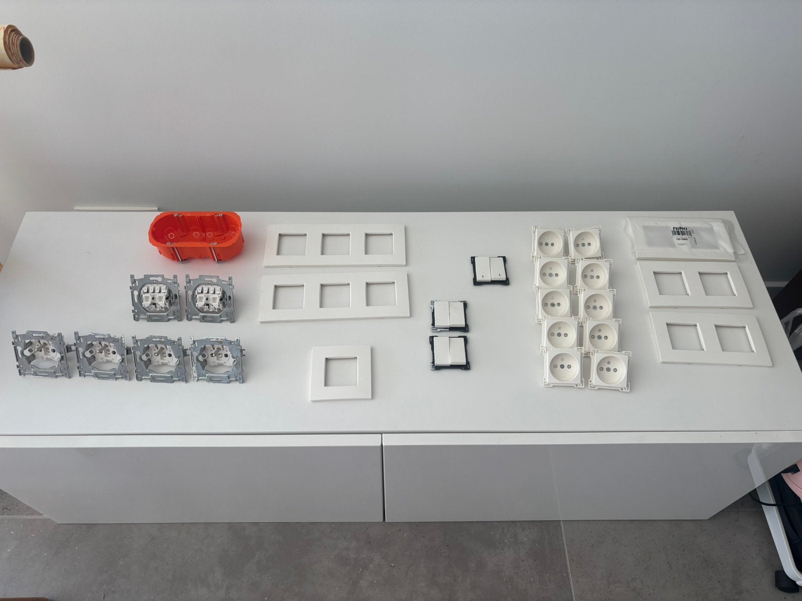 Niko original stopcontacten, schakelaars, afdekplaatjes, Doe-het-zelf en Bouw, Ophalen of Verzenden, Nieuw, Schakelaar