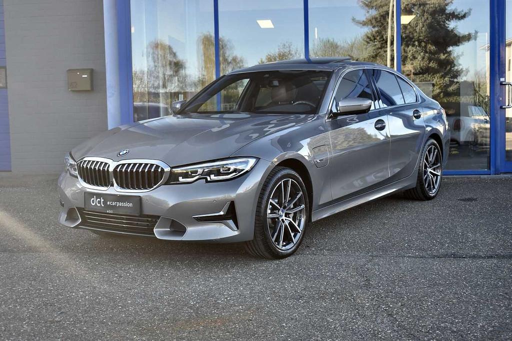 BMW 3 Serie 330 Berline PHEV Luxury X-Drive Pano Harman Kard, Auto's, BMW, Automaat, Euro 6, 4 cilinders, Leder