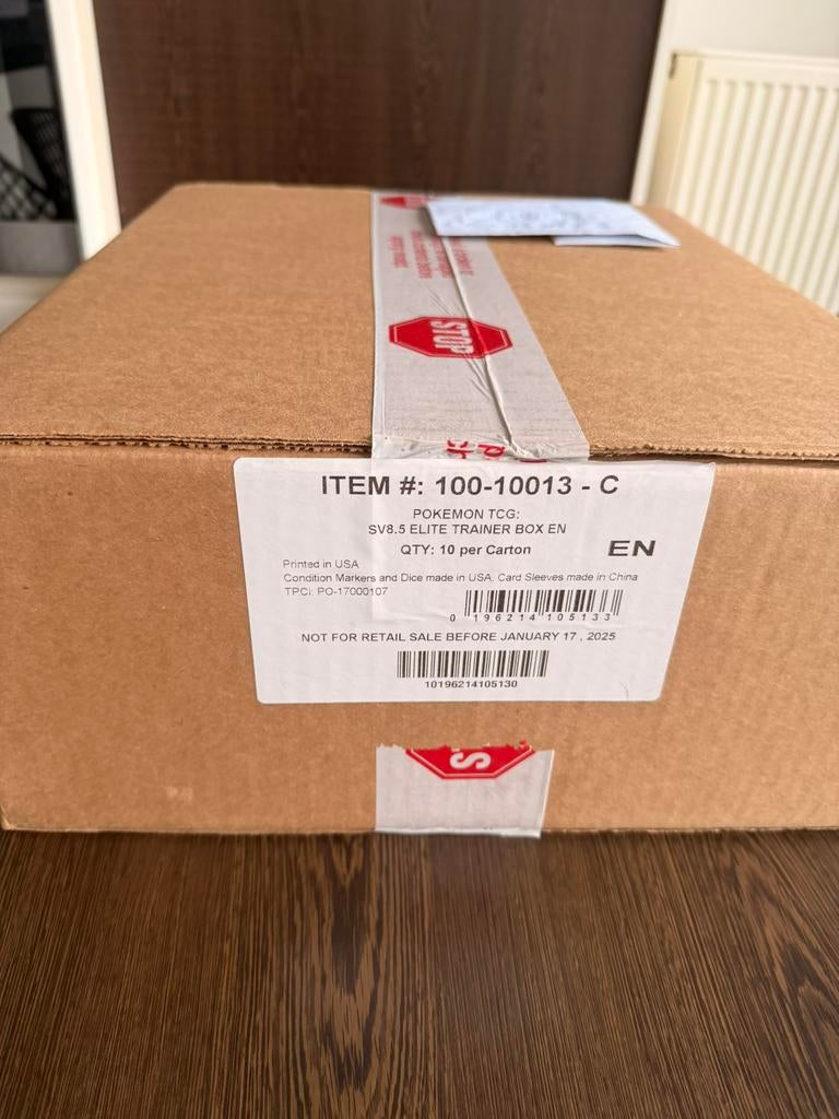 Prismatic Evolutions Elite Trainer Box Case (10 x ETb), Ophalen of Verzenden, Zo goed als nieuw