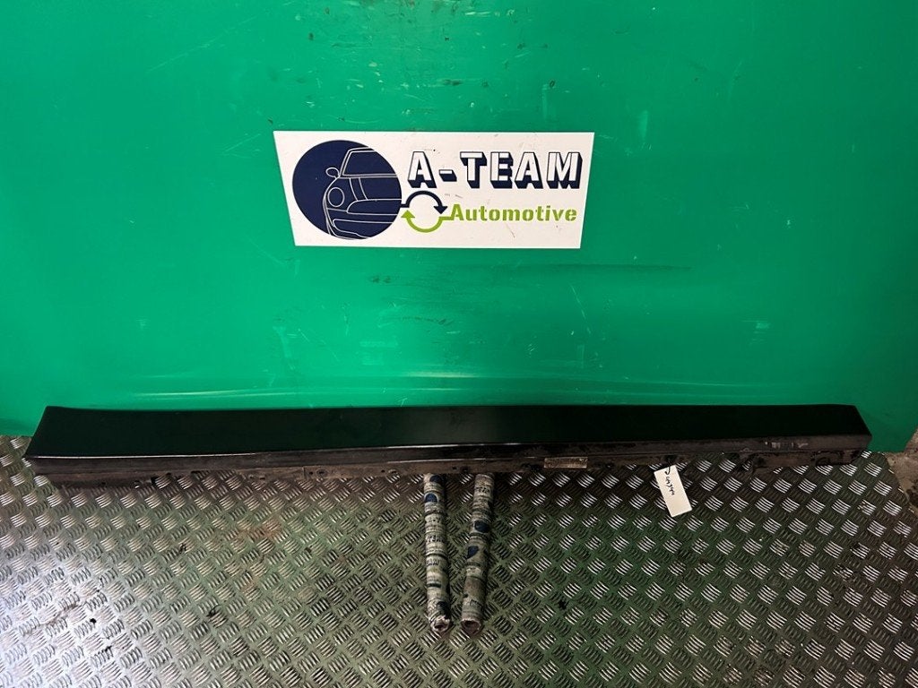 JUPE LATERALE DROIT BMW 3 serie (F30) (01-2011/10-2018), Droite, Utilisé, BMW, Petuelring 130
80809  München, DE