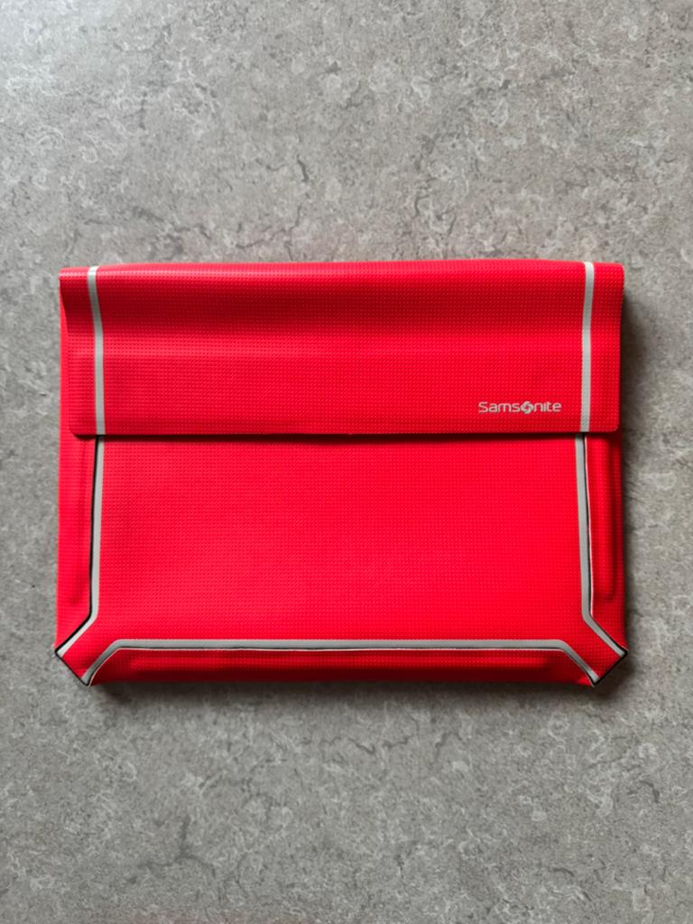 Samsonite laptophoes, Computers en Software, Laptophoezen, Ophalen of Verzenden, Zo goed als nieuw