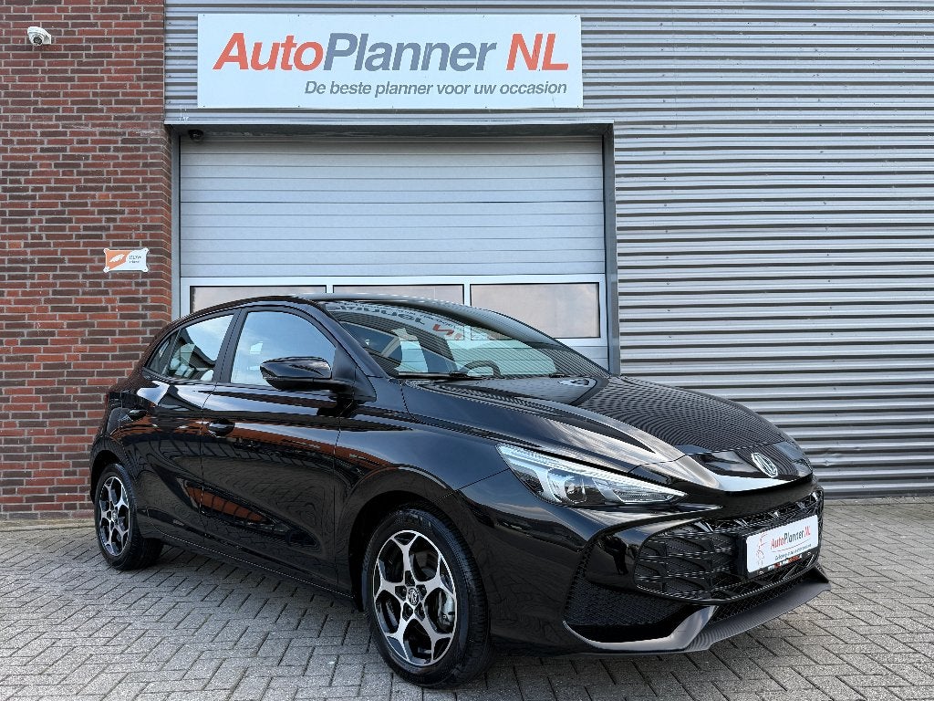 MG 3 1.5 Luxury! Incl. Btw! Camera! Led! Navi! Virtual!, Voorwielaandrijving, Stof, Zwart, 5 deurs