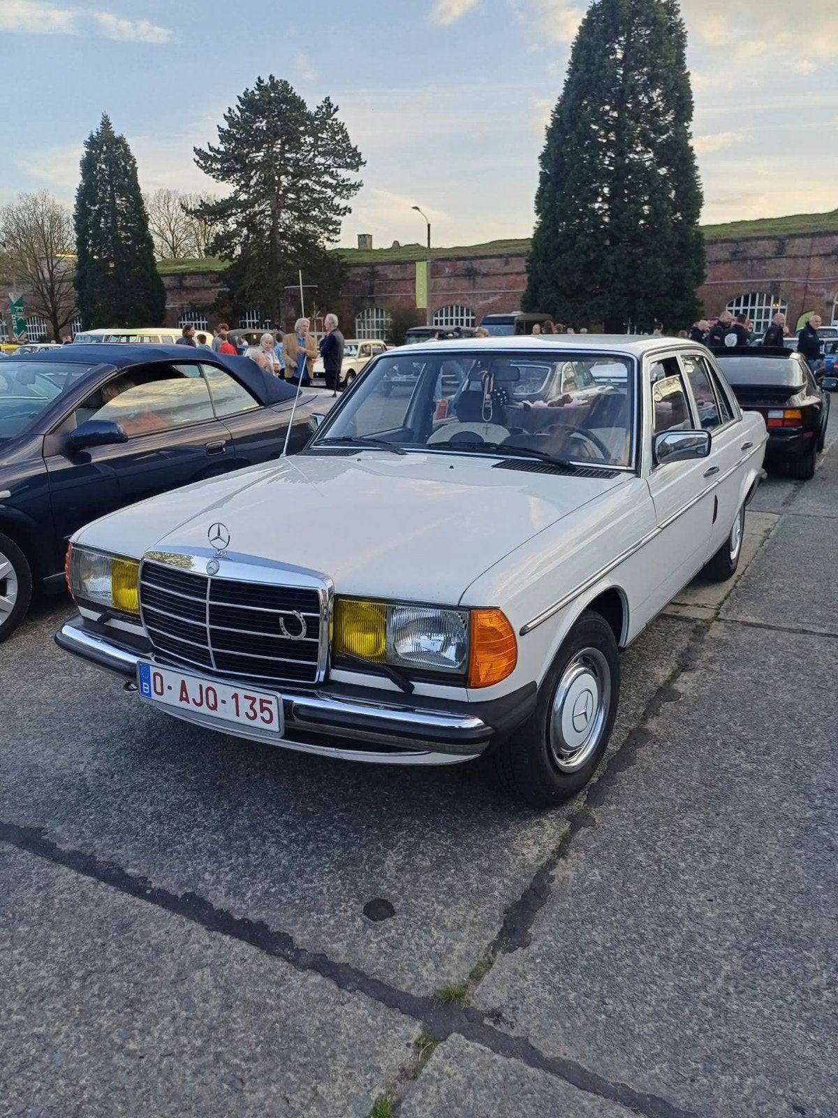 Mercedes w123 bj 82 diesel 240d, Auto's, Particulier, Diesel, Te koop