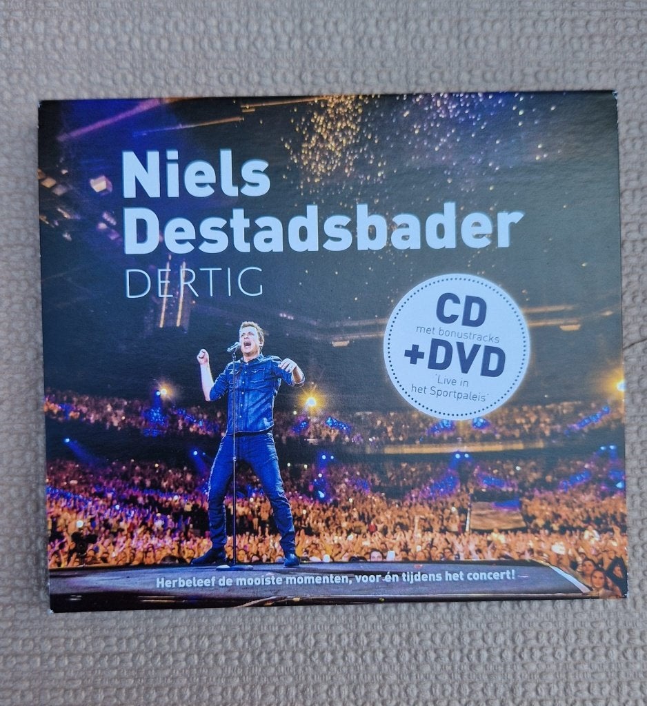 CD Niels Destadsbader - Dertig, Cd's en Dvd's, Cd's | Nederlandstalig, Ophalen of Verzenden, Zo goed als nieuw, Overige genres