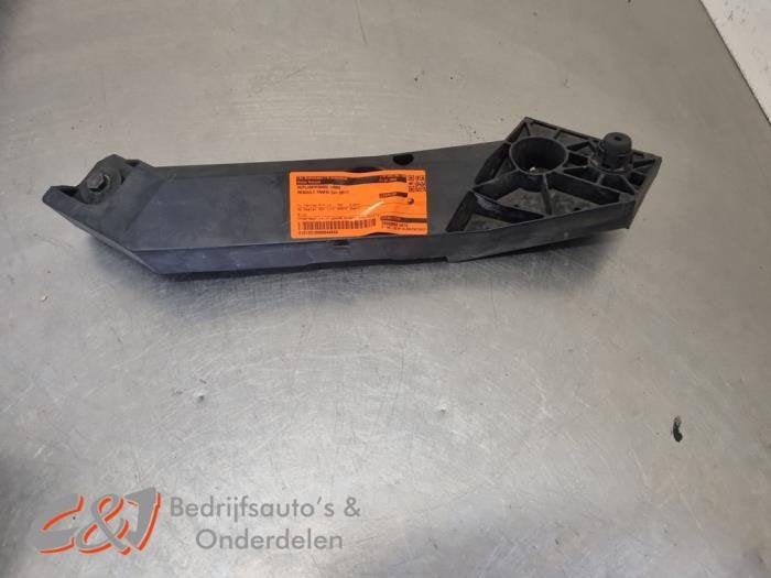 Cadre phare gauche d'un Renault Trafic, Renault, -, 3 mois de garantie, Utilisé