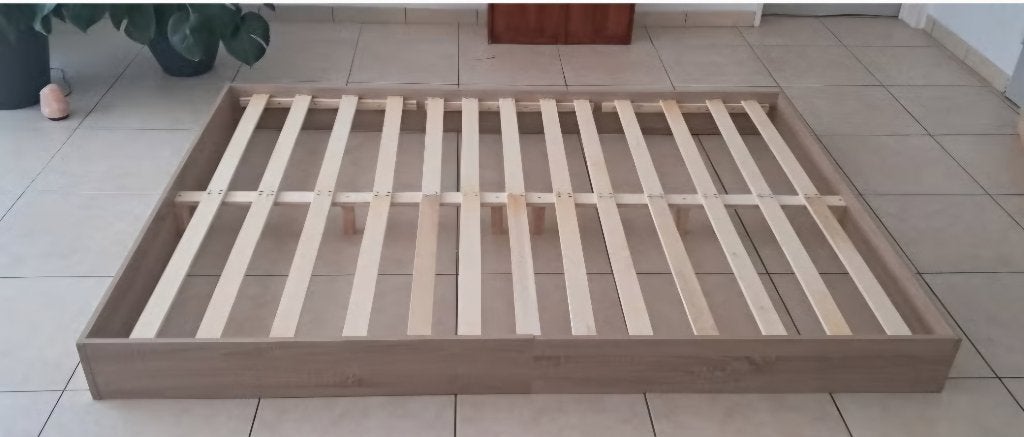 cadre de lit, Beige, Enlèvement, 200 cm, Bois