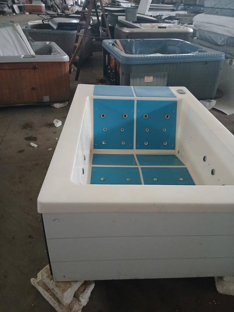 Jacuzzi gratis geleverd geplaatst plus 1j garantie