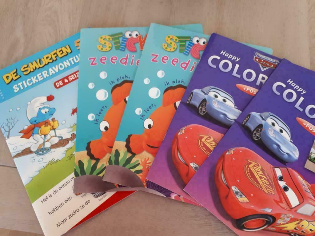 Verschillende kleur/stickerboekjes van De Smurfen, zeedieren, Enlèvement ou Envoi, Neuf, Découverte
