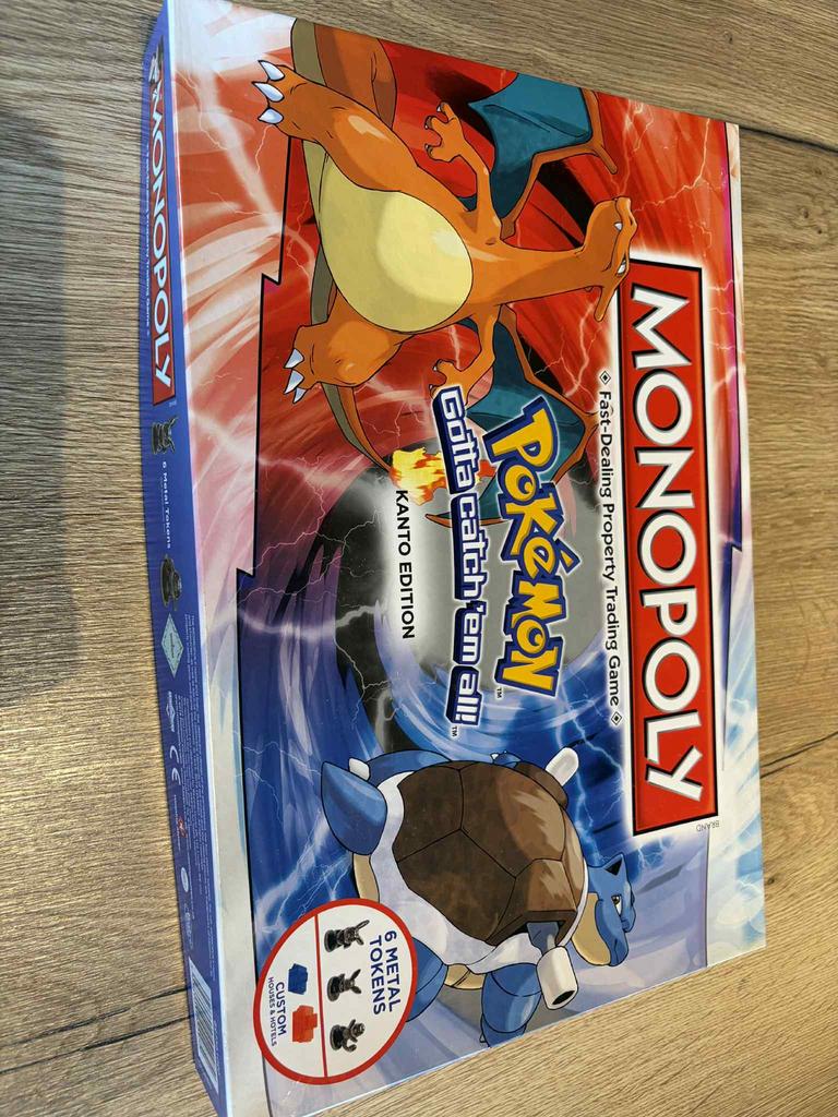 Monopoly: Pokémon Kanto Edition, Hobby en Vrije tijd, Vijf spelers of meer, Ophalen of Verzenden, Zo goed als nieuw