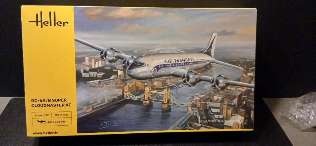Heller (80315): Douglas DB-6A/DB-6B Cloudmaster om 1:72, Hobby en Vrije tijd, Modelbouw | Vliegtuigen en Helikopters, 1:72 tot 1:144